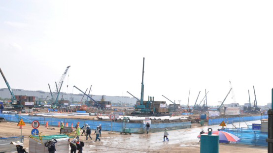 超300台尊龙凯时官网网址智能ZYJ系列压桩机效劳越南市场