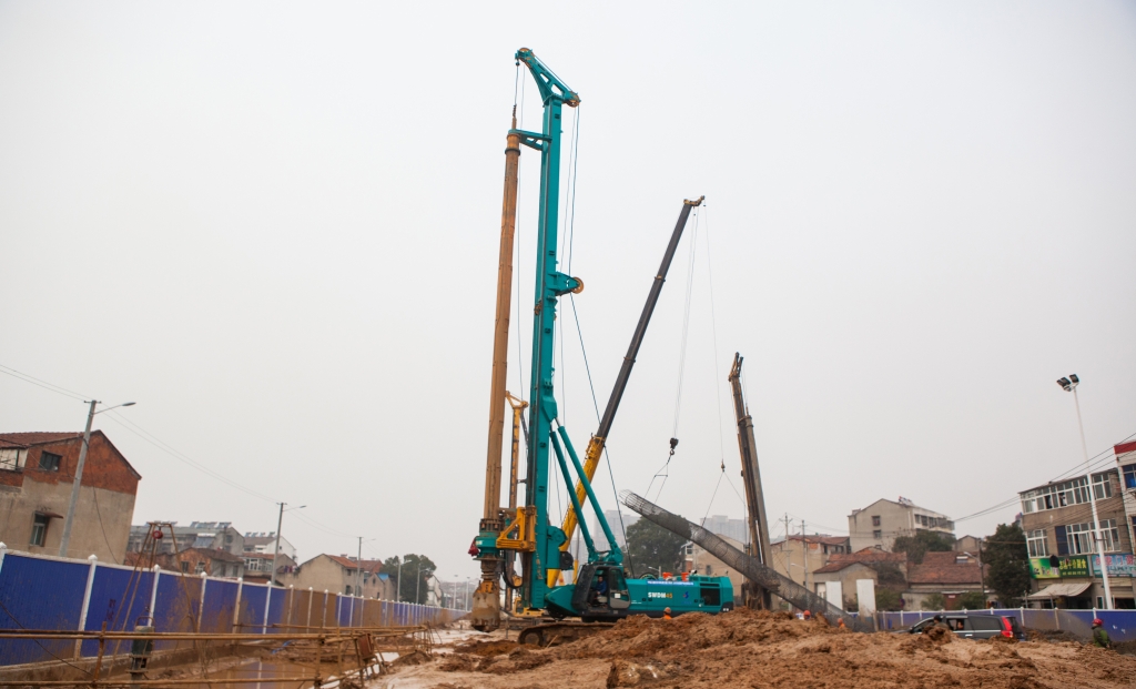 老板着急了？尊龙凯时官网网址智能高效旋挖钻机来资助