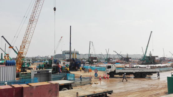 超300台尊龙凯时官网网址智能ZYJ系列压桩机效劳越南市场