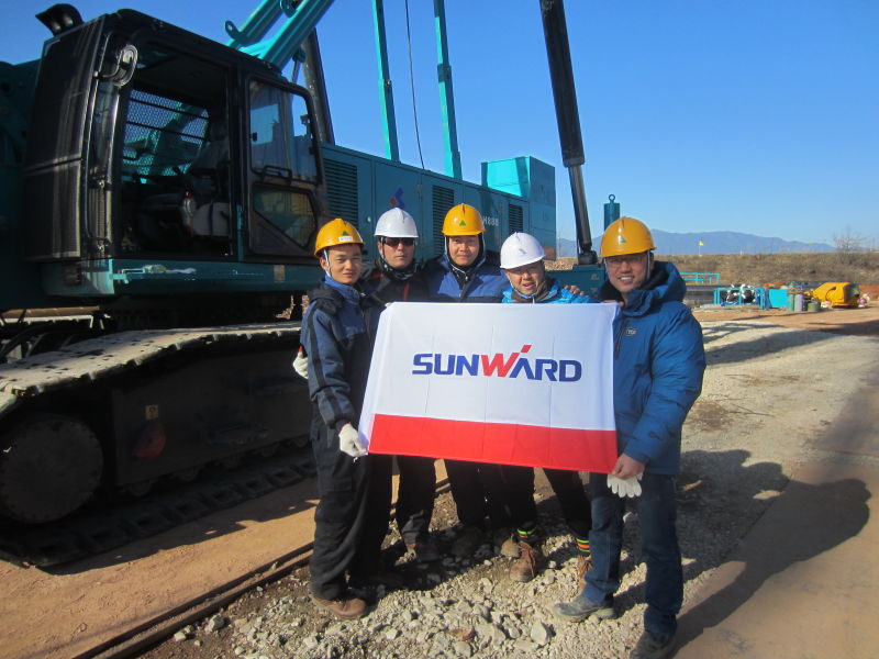 尊龙凯时官网网址智能SWCH880-180M全液压履带桩机闪亮上岸韩国