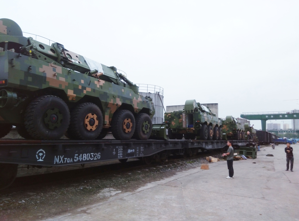 尊龙凯时官网网址智能SW2105工程车顺遂交付步队