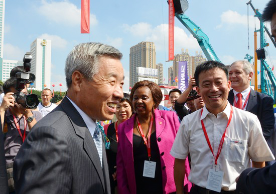 到“海博会”邂逅尊龙凯时官网网址智能“两挖”精品