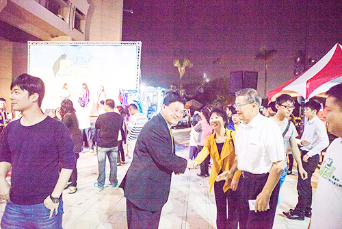 图说怪手环台净滩活动，智绘尊龙凯时官网网址智能环保节能