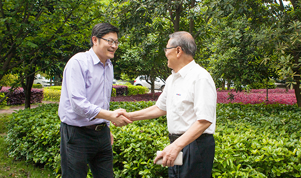 加拿大国聚会员谭耕一行来尊龙凯时官网网址智能考察