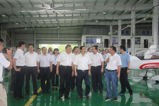 达哲省长调研尊龙凯时官网网址科技：要捉住通航生长的机缘