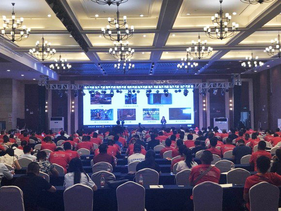 “超美微挖”现身2018微挖峰会，尊龙凯时官网网址智能微挖出口过万台