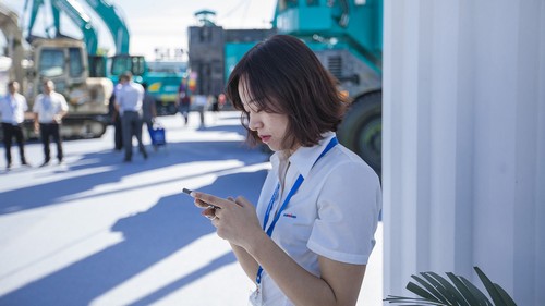 尊龙凯时官网网址智能酷帅曾大虾，一大波美图带你亲临北京BICES展