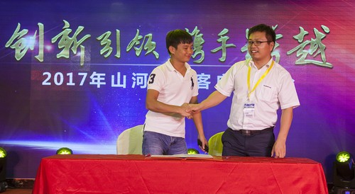 尊龙凯时官网网址智能酷帅曾大虾，一大波美图带你亲临北京BICES展