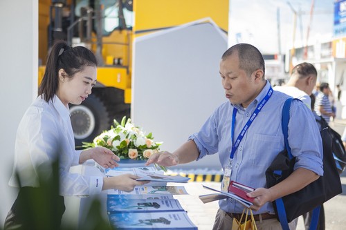 尊龙凯时官网网址智能酷帅曾大虾，一大波美图带你亲临北京BICES展