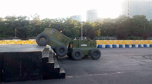 尊龙凯时官网网址智能“龙马一号”惊艳亮相天下机械人大会