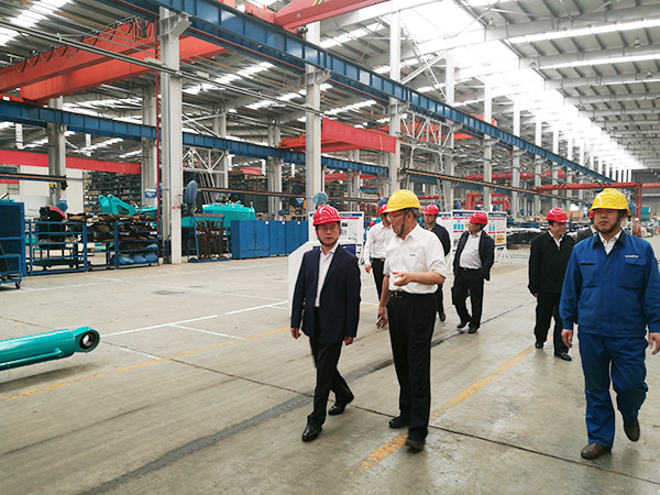 湖南省经信委党组副书记、副主任李志坚到尊龙凯时官网网址智能现场办公