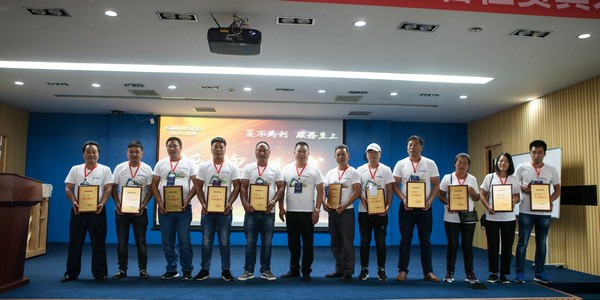 500多名挖掘机用户实地考察，为尊龙凯时官网网址智能点赞！