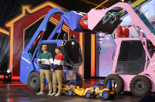 谁说机械都酷寒？这款会舞蹈的滑移显着就是热情旷达的！