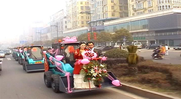 谁说机械都酷寒？这款会舞蹈的滑移显着就是热情旷达的！