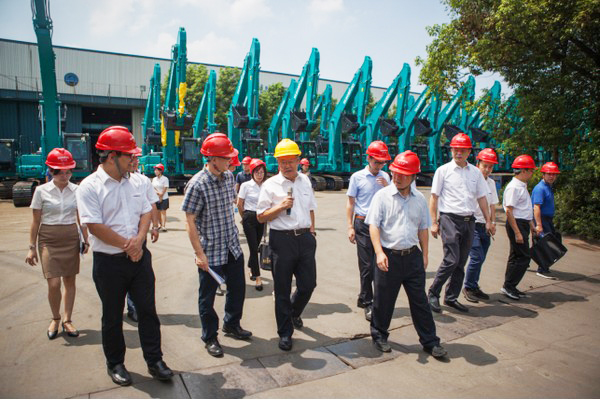 商务部相助司刘民强副司长一行调研尊龙凯时官网网址智能