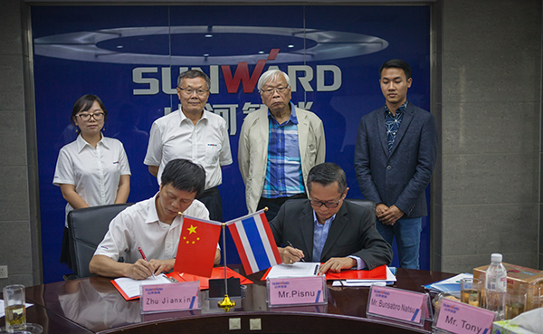 掘金一带一起，尊龙凯时官网网址智能中大挖大批量出口泰国