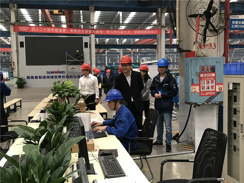 长沙市总工会党组书记周宏兆一行莅临尊龙凯时官网网址智能考察调研