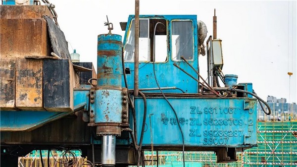 祝贺，中国首台大吨位多功效液压静力压桩机今年二十岁了!