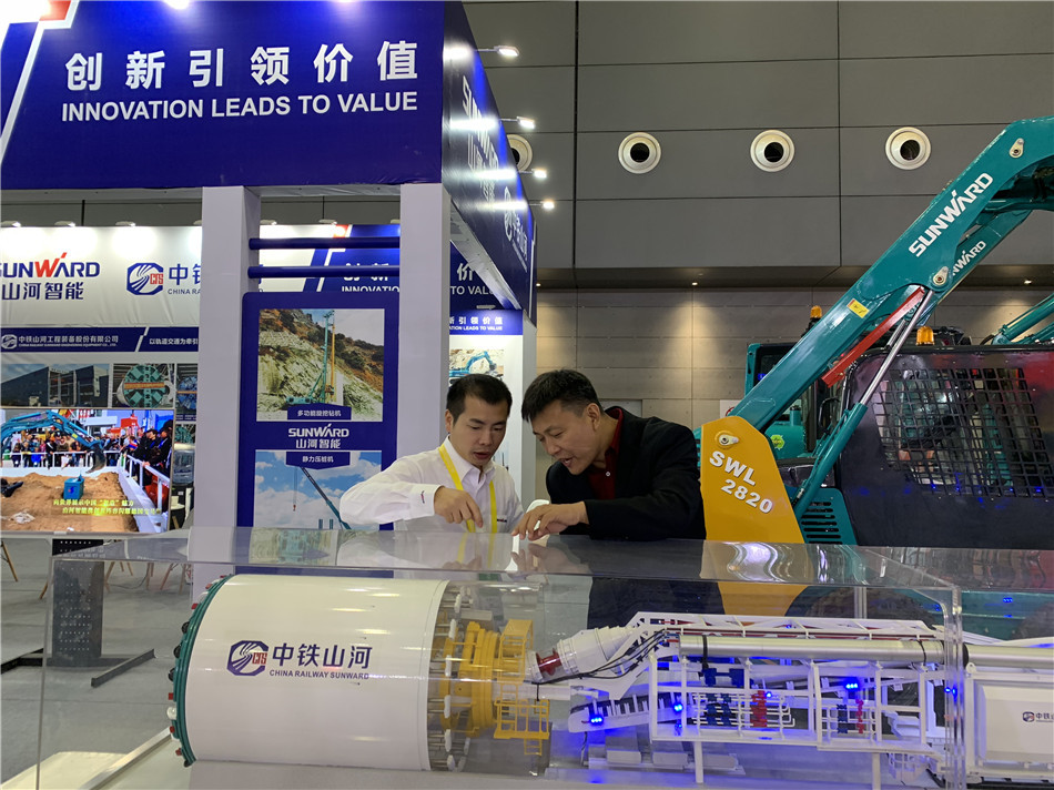 尊龙凯时官网网址智能亮相轨道展览会 展全球领先工程装备效果
