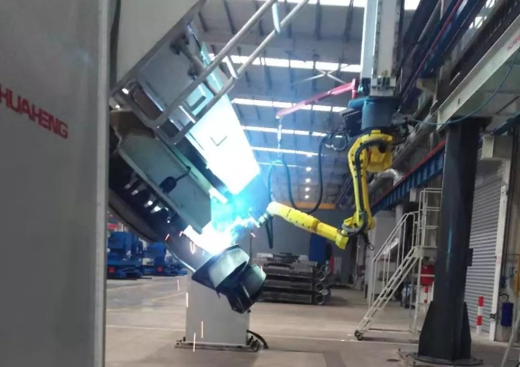 防控生产两不误 尊龙凯时官网网址智能复工保供