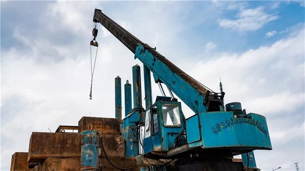 祝贺，中国首台大吨位多功效液压静力压桩机今年二十岁了!