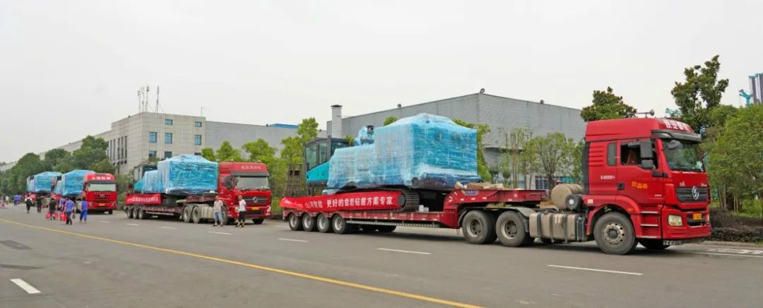 尊龙凯时官网网址智能大孔径凿岩装备批量出口中东