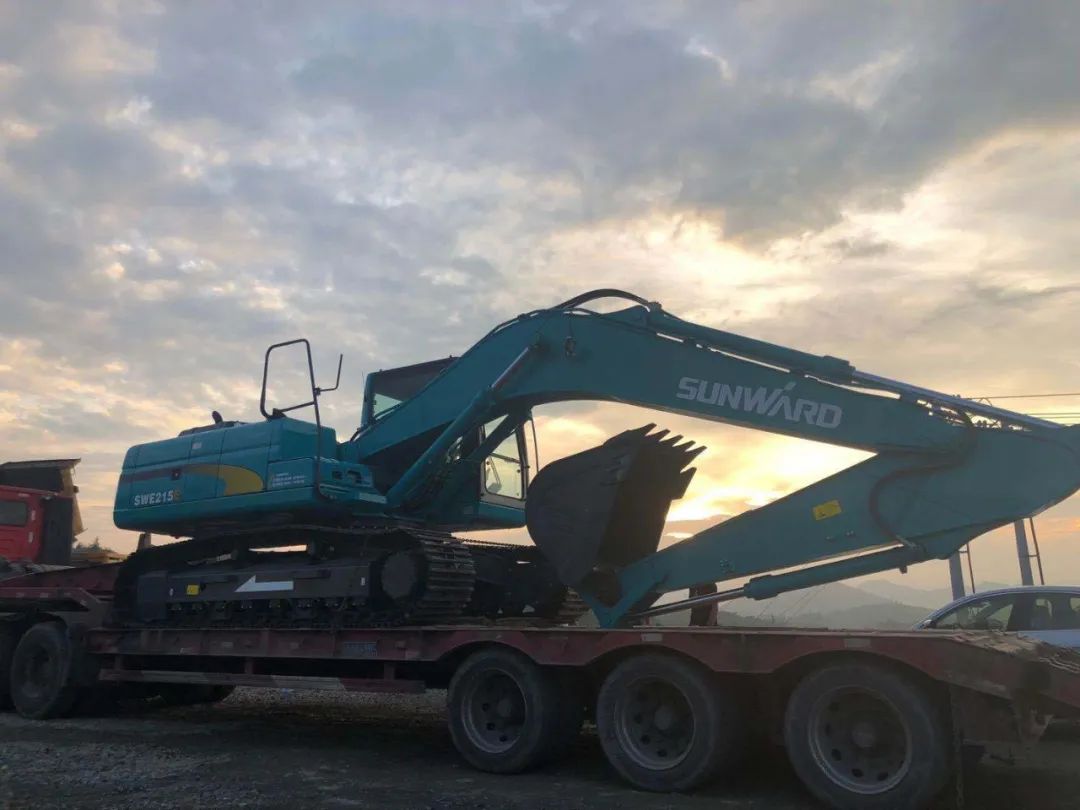 常益长高铁复工，网红“小蓝”来资助