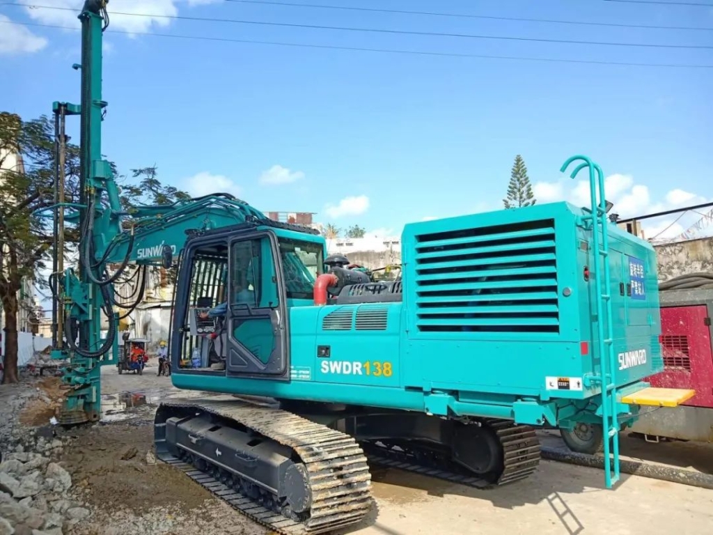 尊龙凯时官网网址钻机深圳闹市显身手