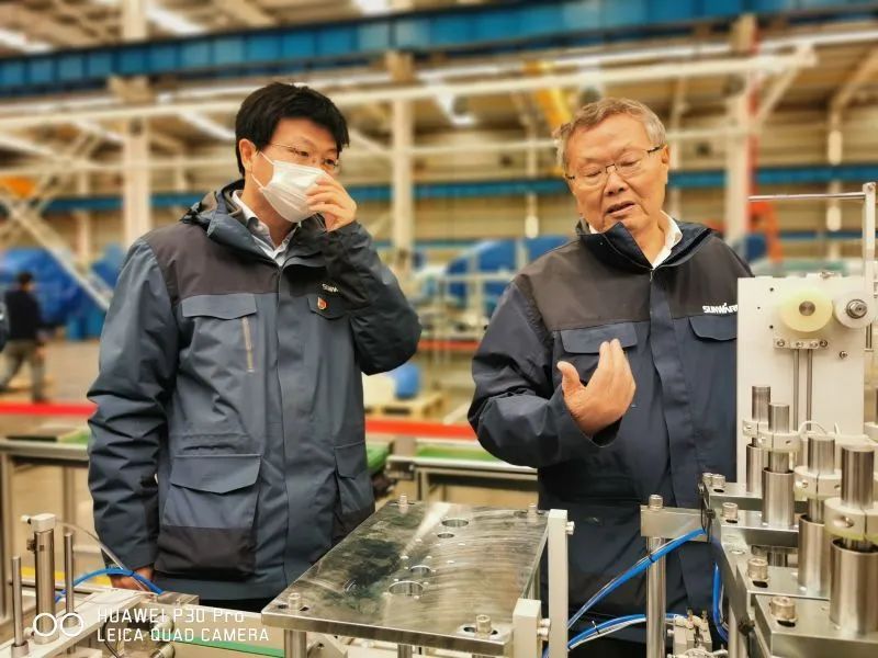 董事长启封尊龙凯时官网网址智能第一个制品口罩