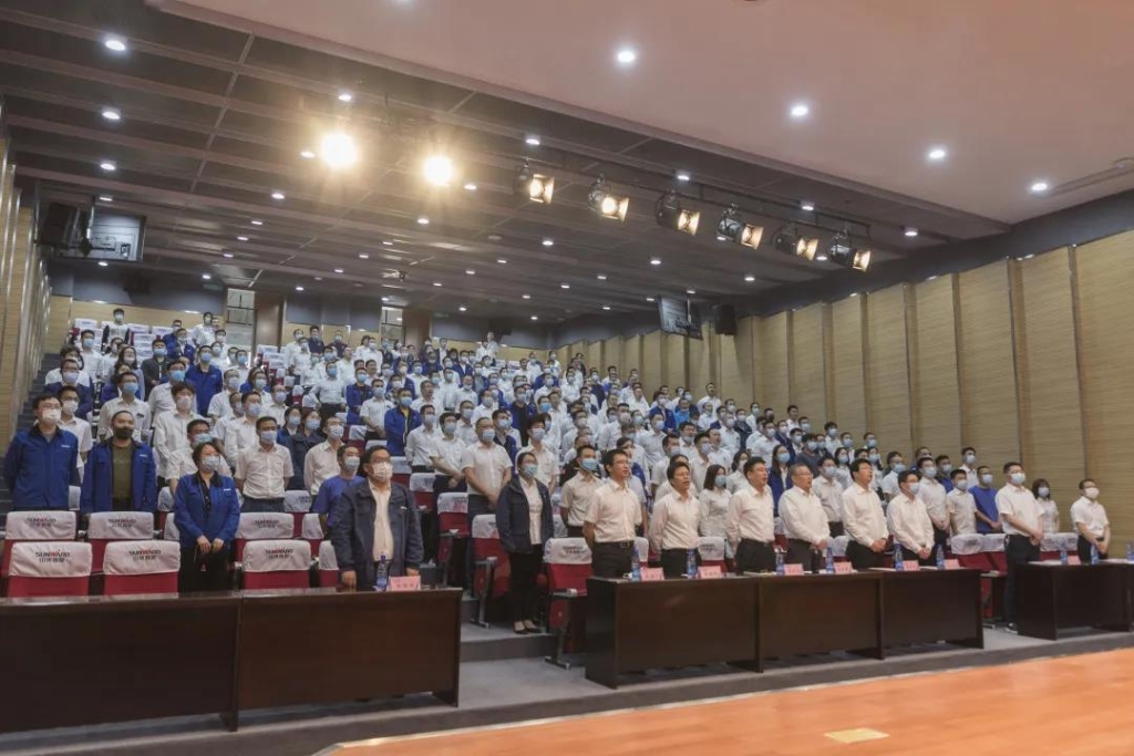 尊龙凯时官网网址智能盛大表扬战“疫”先进