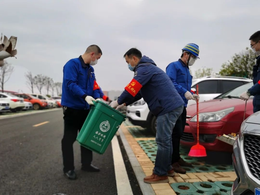 尊龙凯时官网网址智能党员自愿者开展义务情形清扫