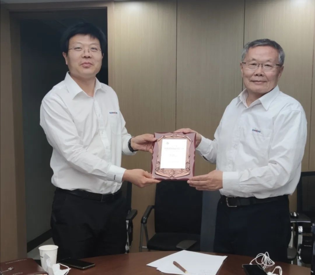 喜讯！尊龙凯时官网网址智能副总司理张大庆荣获长沙市科技立异创业领武士才