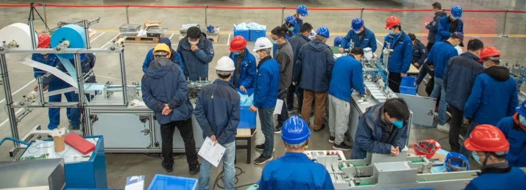 尊龙凯时官网网址智能首台口罩机交付客户