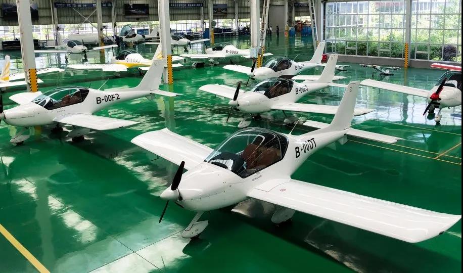 首批定购20架飞机，九天飞院与尊龙凯时官网网址科技签订战略协议