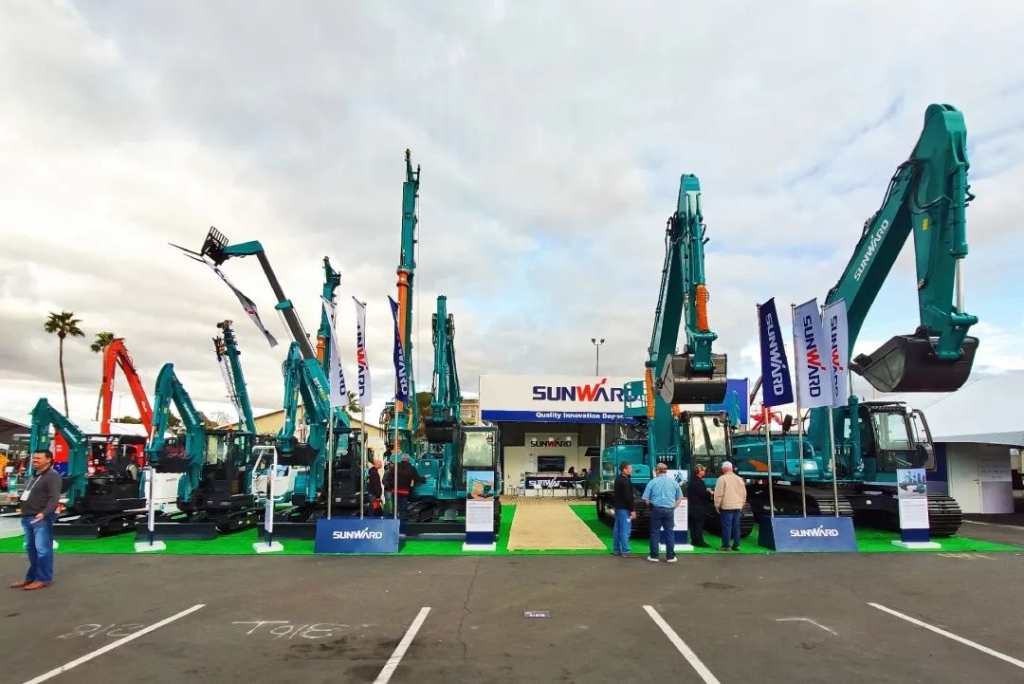 尊龙凯时官网网址智能全新亮相美国工程机械展