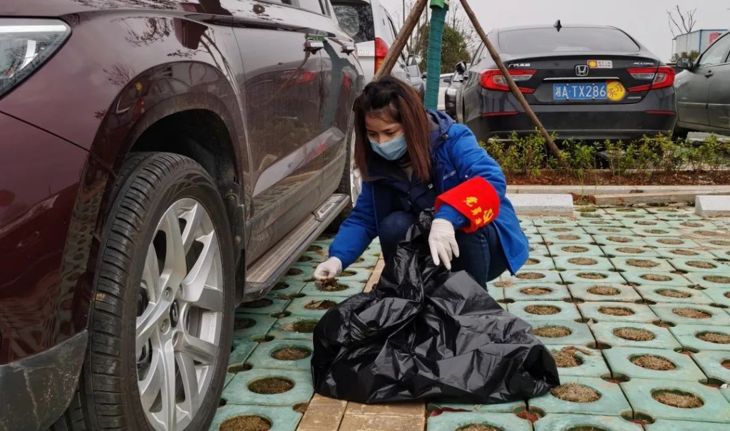 尊龙凯时官网网址智能党员自愿者开展义务情形清扫