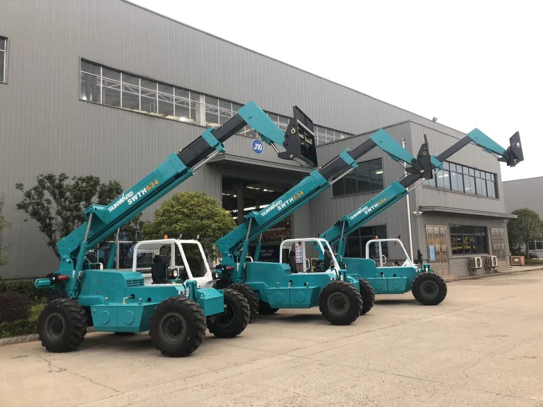 尊龙凯时官网网址智能新品叉装车批量下线发往美国