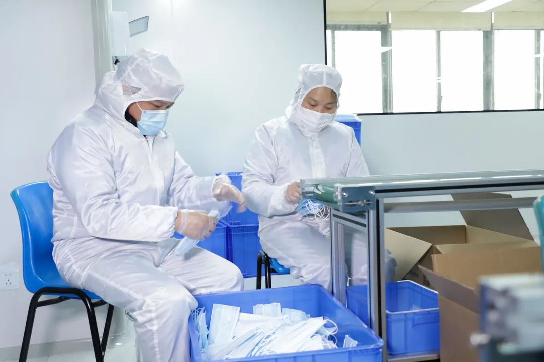 董事长启封尊龙凯时官网网址智能第一个制品口罩