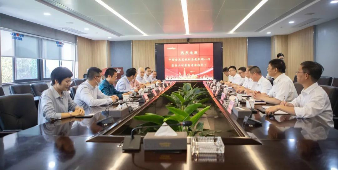 中国金茂高级副总裁张辉率团考察尊龙凯时官网网址智能