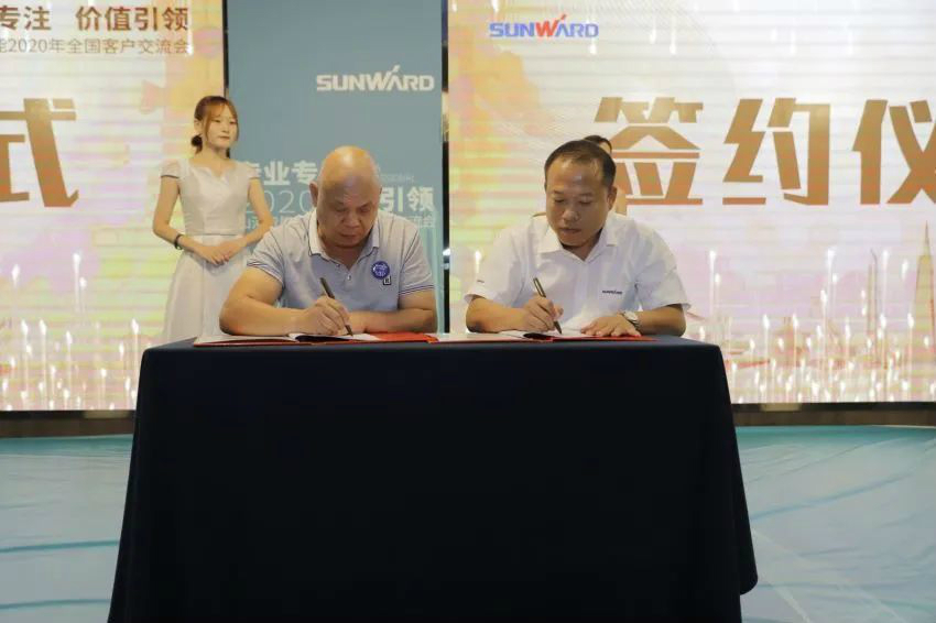 专业专注，价值引领 尊龙凯时官网网址智能全球客户交流会 ? 怀化站圆满举行