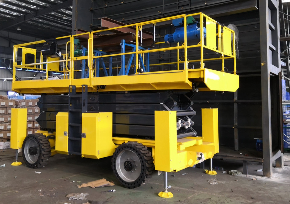 威武！大气！稳固！尊龙凯时官网网址智能越野剪叉式高空作业平台解客户难题