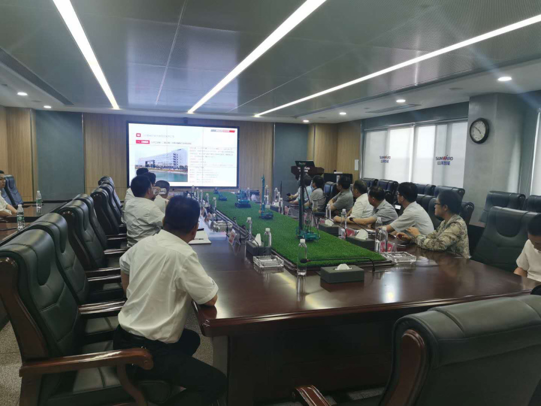 省人大常委会副主任杨维刚调研尊龙凯时官网网址智能