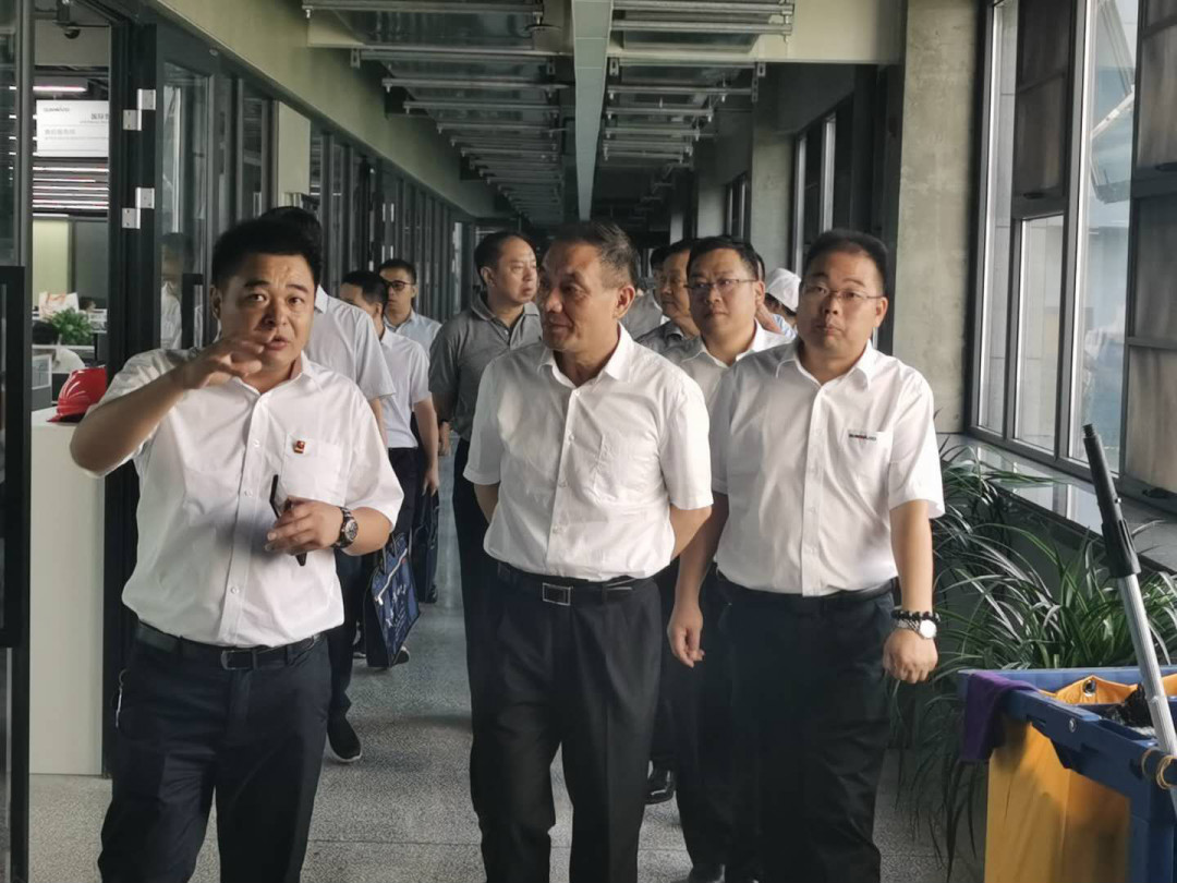 省人大常委会副主任杨维刚调研尊龙凯时官网网址智能