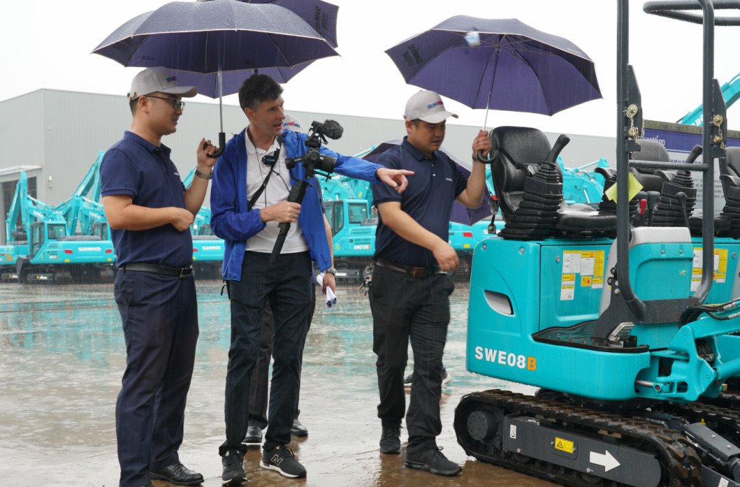 尊龙凯时官网网址智能数字化出海升级暨联合阿里巴巴国际站线上直播活动圆满举行