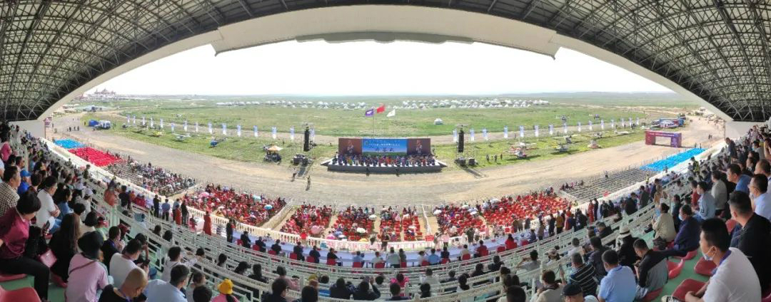 乌兰察布大草原,我来啦! 尊龙凯时官网网址SA60L阿若拉飞机“惊艳”航行大会