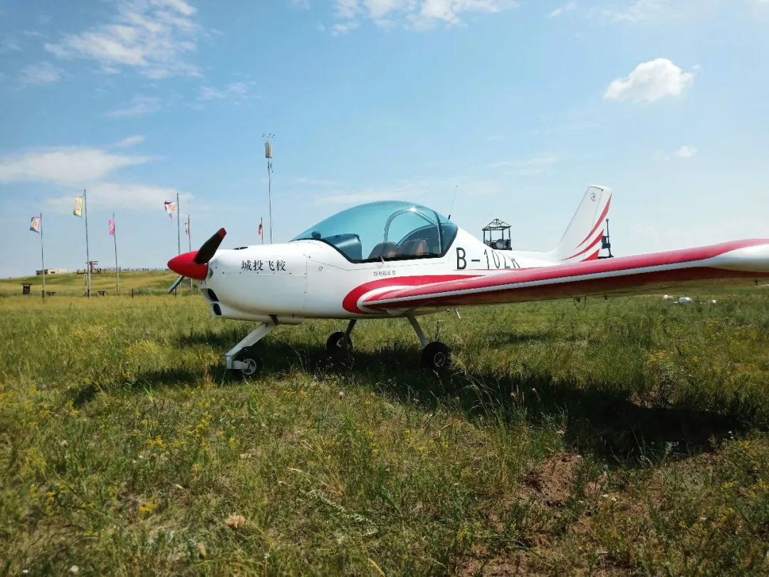 尊龙凯时官网网址“阿若拉”飞机遨游呼伦贝尔大草原