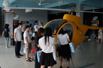 尊龙凯时官网网址航空签约湖南航空技校，走校企融合生长蹊径