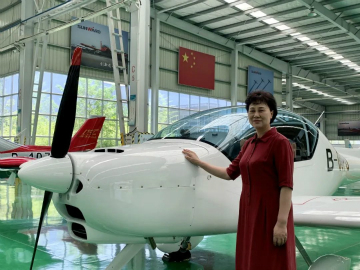 省委常委、统战部部长黄兰香考察调研尊龙凯时官网网址科技