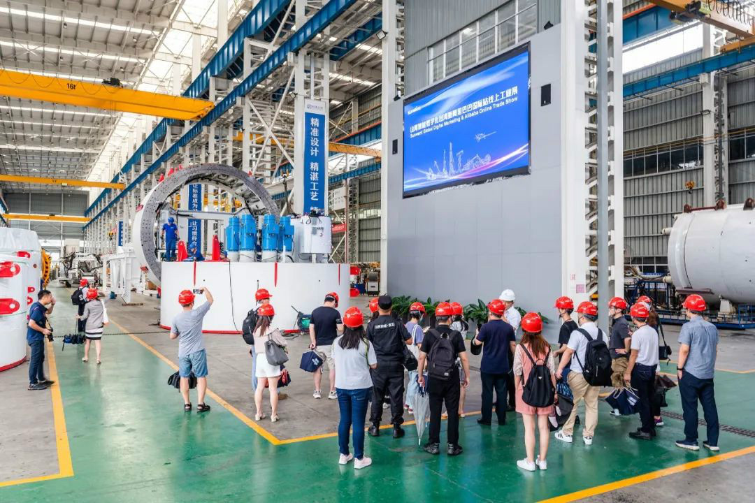 尊龙凯时官网网址智能数字化出海升级暨联合阿里巴巴国际站线上直播活动圆满举行