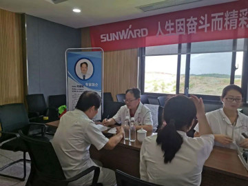 关爱科技事情者康健——康健科普进企业走进尊龙凯时官网网址智能